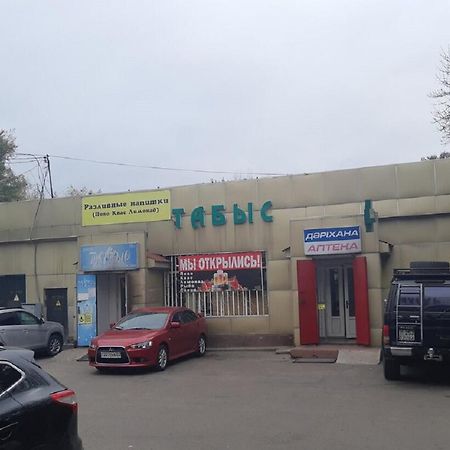 Апартаменты 11-Й Микрорайон, 4 Almaty Bagian luar foto